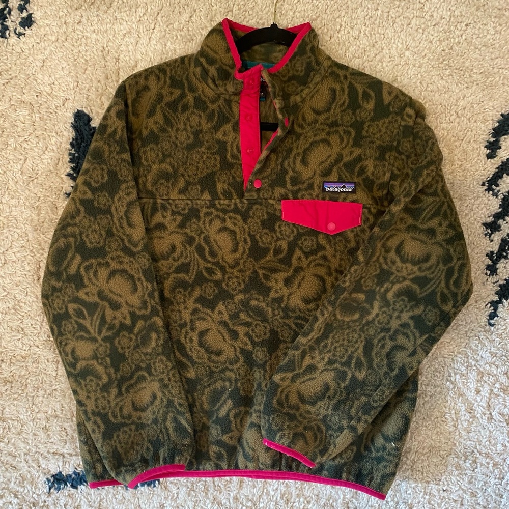 Patagonia Women’s Green Floral and Pink Re-Tool SnapT Fleece Pullover